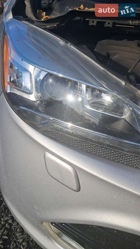 Внедорожник / Кроссовер Ford Escape 2015 в Нововолынске