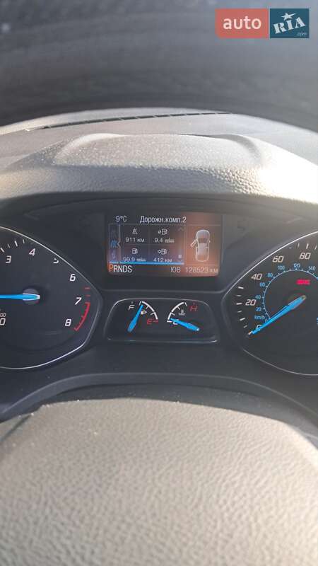 Внедорожник / Кроссовер Ford Escape 2015 в Нововолынске