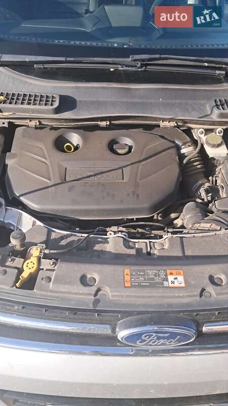 Внедорожник / Кроссовер Ford Escape 2015 в Нововолынске