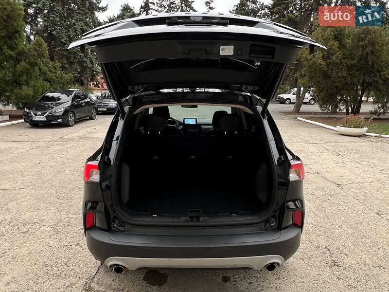 Внедорожник / Кроссовер Ford Escape 2020 в Днепре