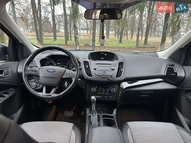 Внедорожник / Кроссовер Ford Escape 2017 в Киеве
