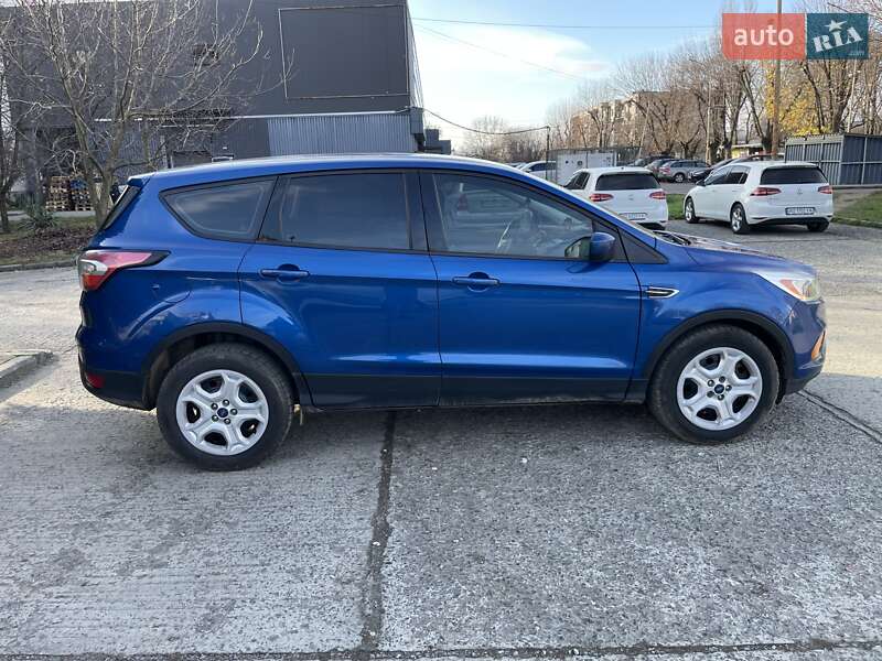 Внедорожник / Кроссовер Ford Escape 2016 в Ужгороде