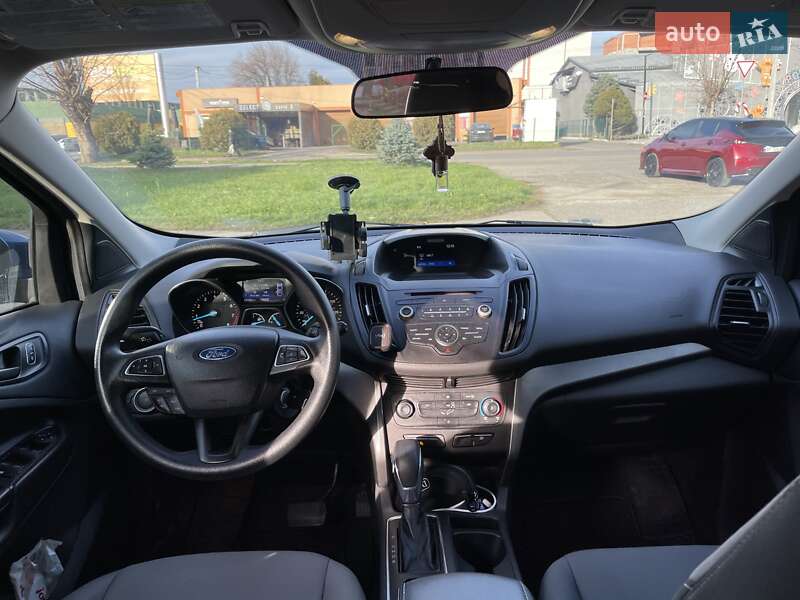 Внедорожник / Кроссовер Ford Escape 2016 в Ужгороде