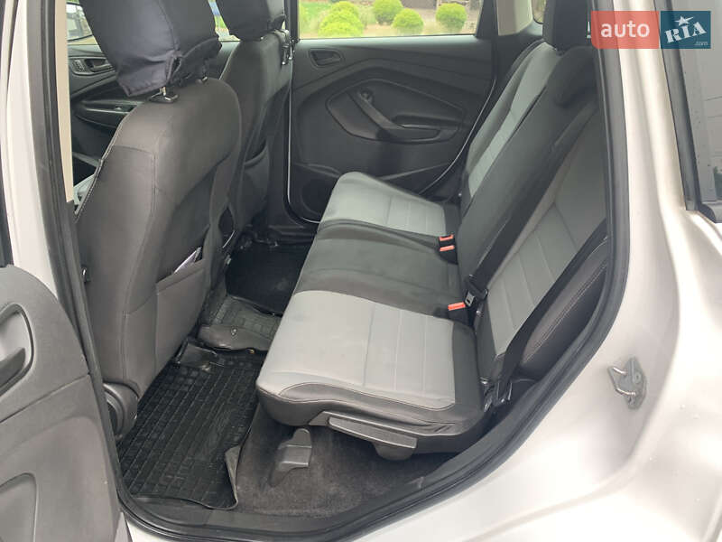 Внедорожник / Кроссовер Ford Escape 2017 в Звягеле