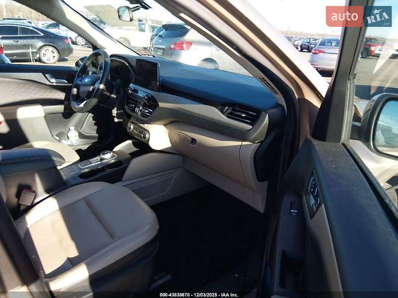 Внедорожник / Кроссовер Ford Escape 2020 в Киеве