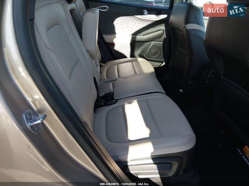 Внедорожник / Кроссовер Ford Escape 2020 в Киеве