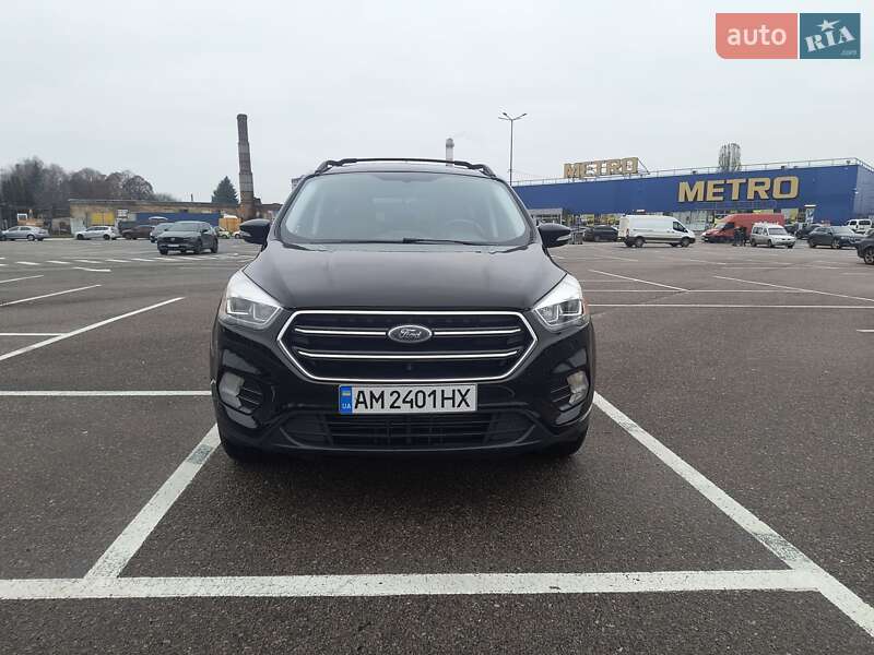 Внедорожник / Кроссовер Ford Escape 2017 в Житомире