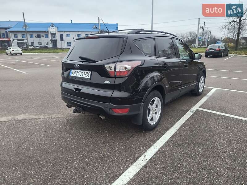 Внедорожник / Кроссовер Ford Escape 2017 в Житомире