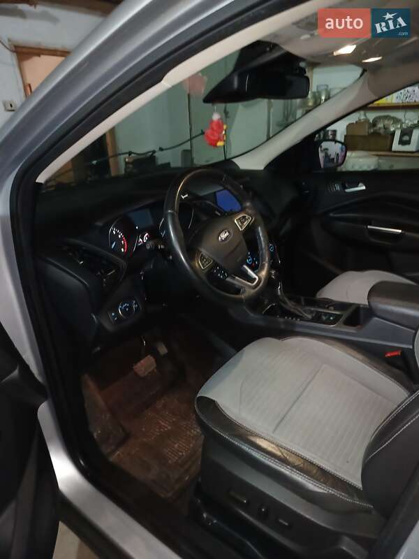 Внедорожник / Кроссовер Ford Escape 2017 в Бердичеве фото 8 Внедорожник / Кроссовер Ford Escape 2017 в Бердичеве