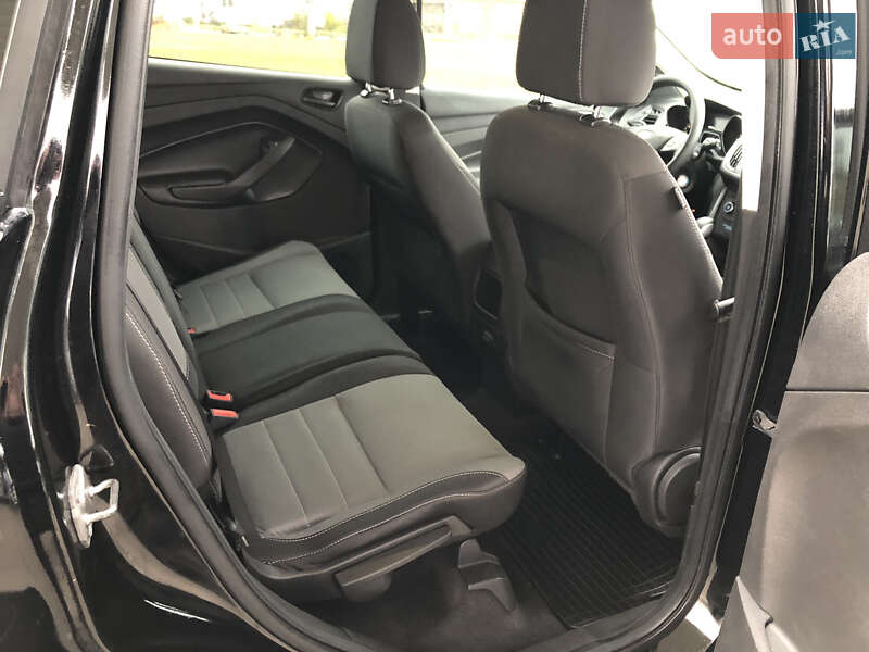 Позашляховик / Кросовер Ford Escape 2017 в Рівному