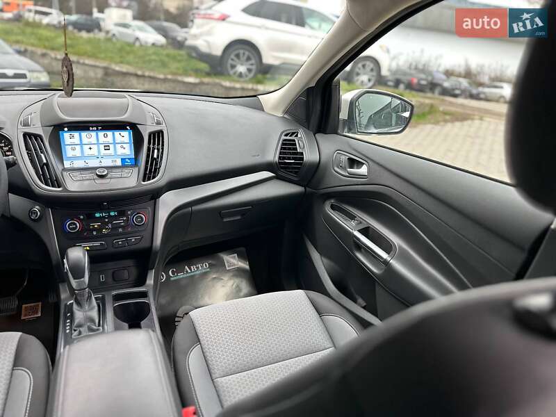 Внедорожник / Кроссовер Ford Escape 2019 в Черновцах