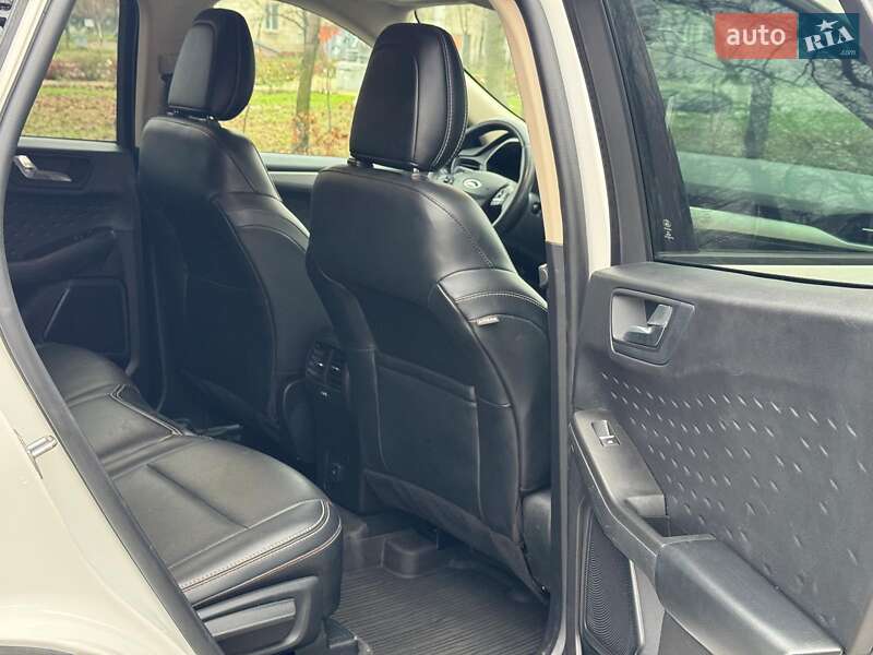 Позашляховик / Кросовер Ford Escape 2019 в Запоріжжі