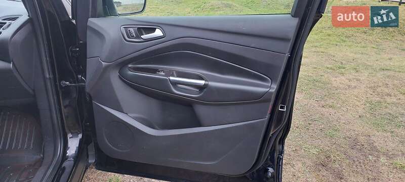 Внедорожник / Кроссовер Ford Escape 2017 в Дубно