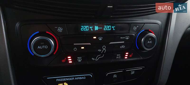 Внедорожник / Кроссовер Ford Escape 2017 в Дубно