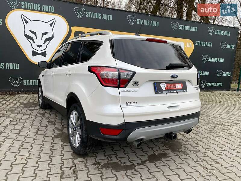 Внедорожник / Кроссовер Ford Escape 2017 в Хмельницком