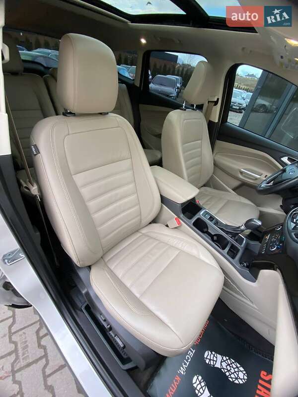 Внедорожник / Кроссовер Ford Escape 2017 в Хмельницком