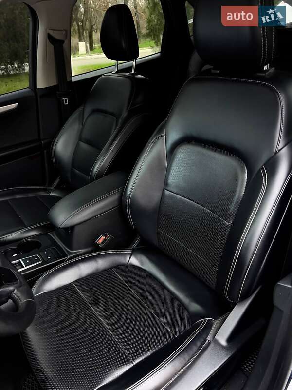 Позашляховик / Кросовер Ford Escape 2020 в Одесі