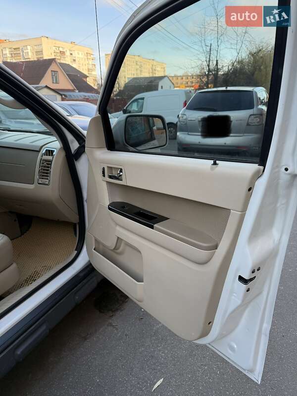 Внедорожник / Кроссовер Ford Escape 2012 в Киеве