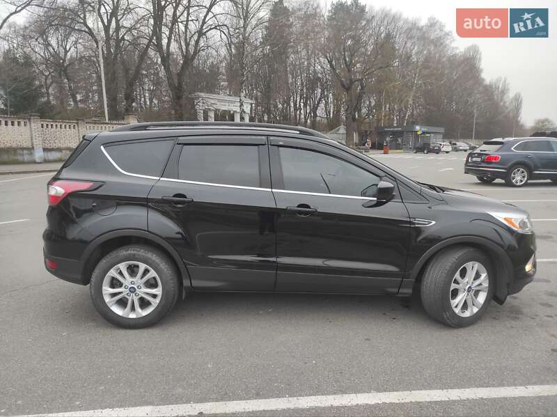 Внедорожник / Кроссовер Ford Escape 2018 в Виннице