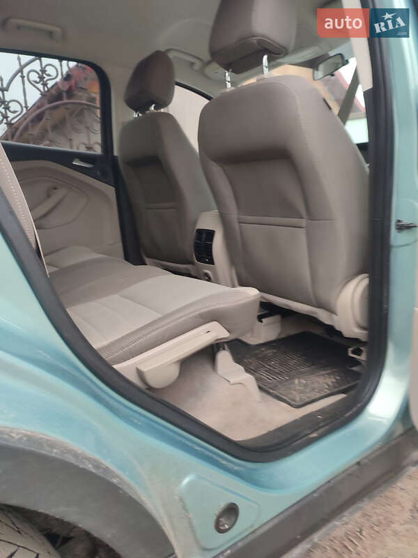 Позашляховик / Кросовер Ford Escape 2013 в Дубровиці