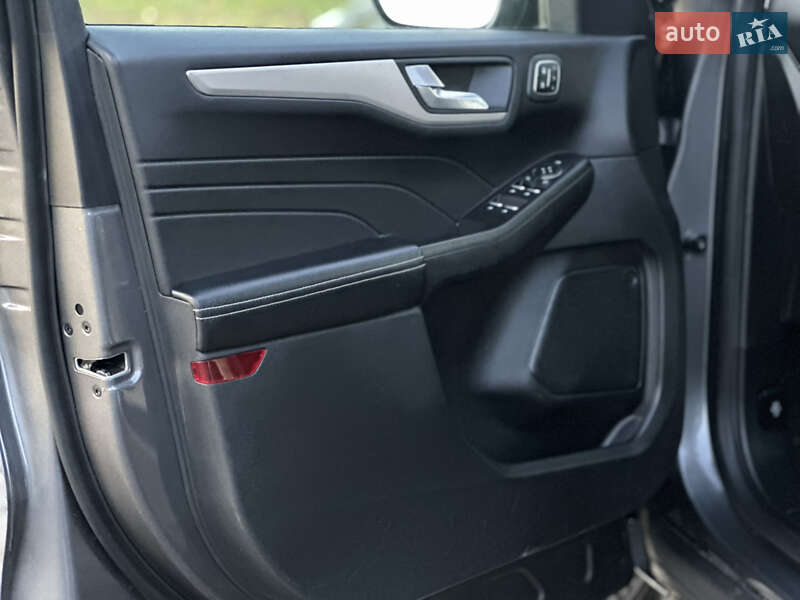 Позашляховик / Кросовер Ford Escape 2021 в Львові