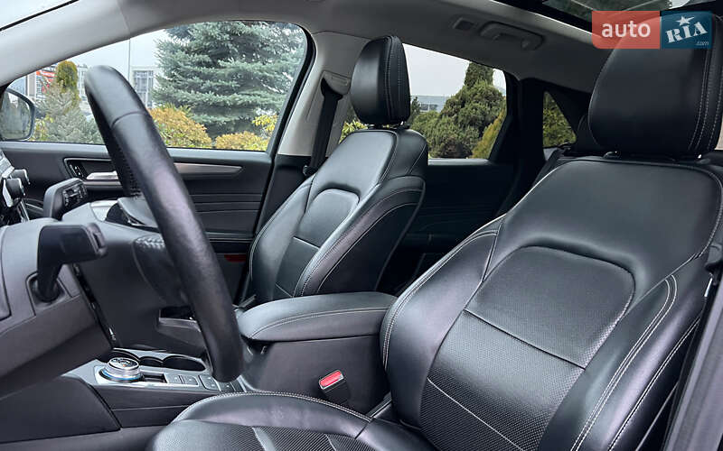 Внедорожник / Кроссовер Ford Escape 2021 в Львове