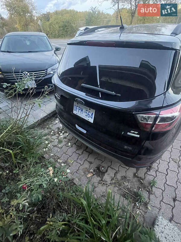 Позашляховик / Кросовер Ford Escape 2017 в Івано-Франківську