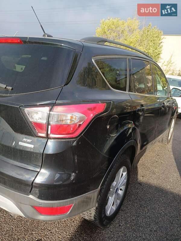 Позашляховик / Кросовер Ford Escape 2017 в Івано-Франківську
