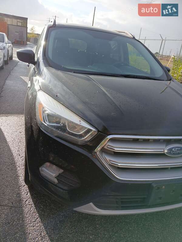 Позашляховик / Кросовер Ford Escape 2017 в Івано-Франківську