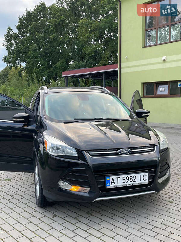 Внедорожник / Кроссовер Ford Escape 2015 в Ивано-Франковске