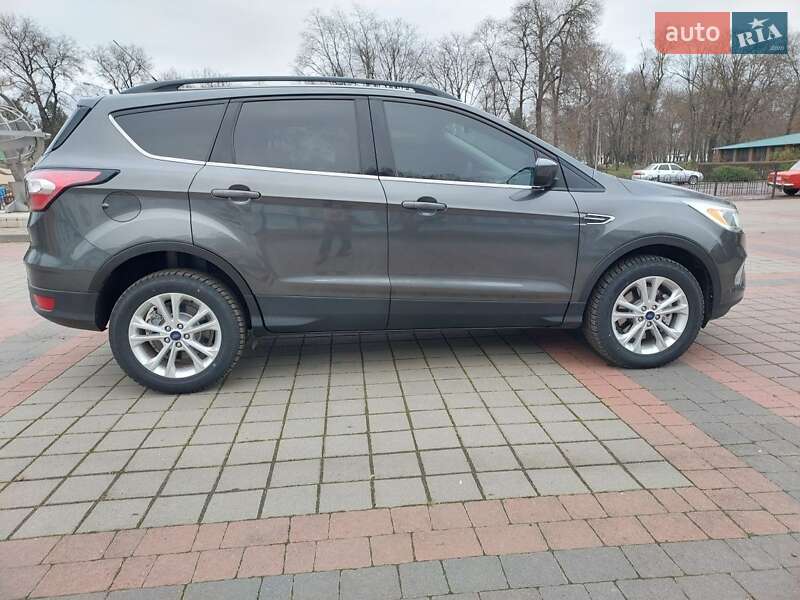 Внедорожник / Кроссовер Ford Escape 2017 в Карловке фото 6 Внедорожник / Кроссовер Ford Escape 2017 в Карловке