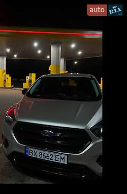 Внедорожник / Кроссовер Ford Escape 2018 в Луцке