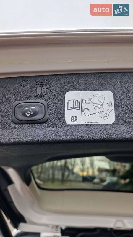 Внедорожник / Кроссовер Ford Escape 2017 в Николаеве