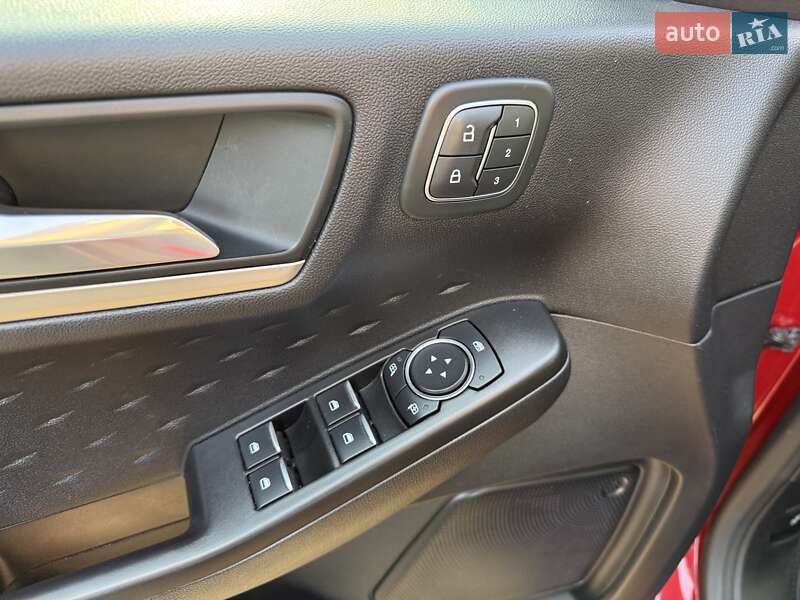 Внедорожник / Кроссовер Ford Escape 2020 в Киеве