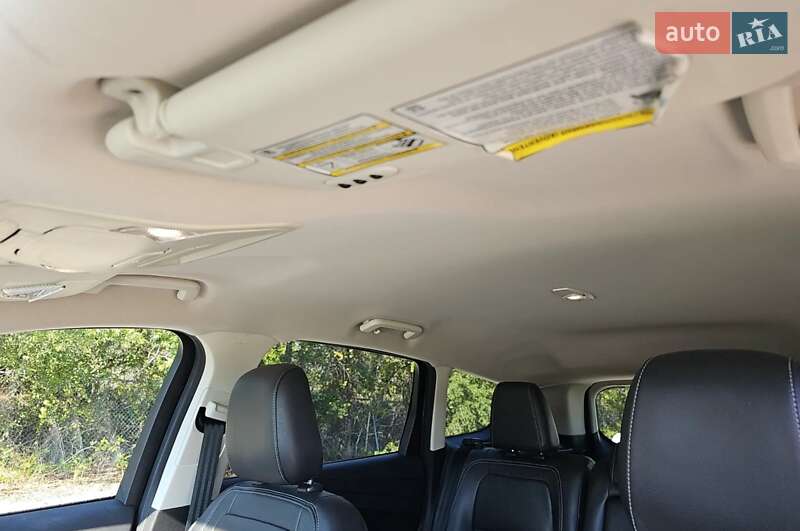 Внедорожник / Кроссовер Ford Escape 2018 в Ровно