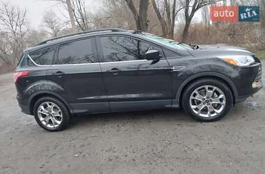 Внедорожник / Кроссовер Ford Escape 2014 в Горишних Плавнях