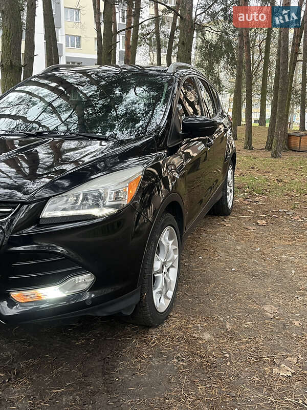 Внедорожник / Кроссовер Ford Escape 2014 в Новояворовске