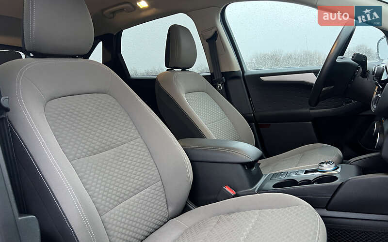 Внедорожник / Кроссовер Ford Escape 2020 в Львове