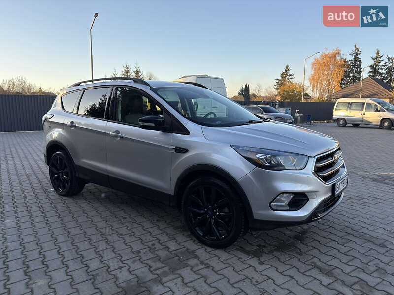 Внедорожник / Кроссовер Ford Escape 2016 в Тернополе