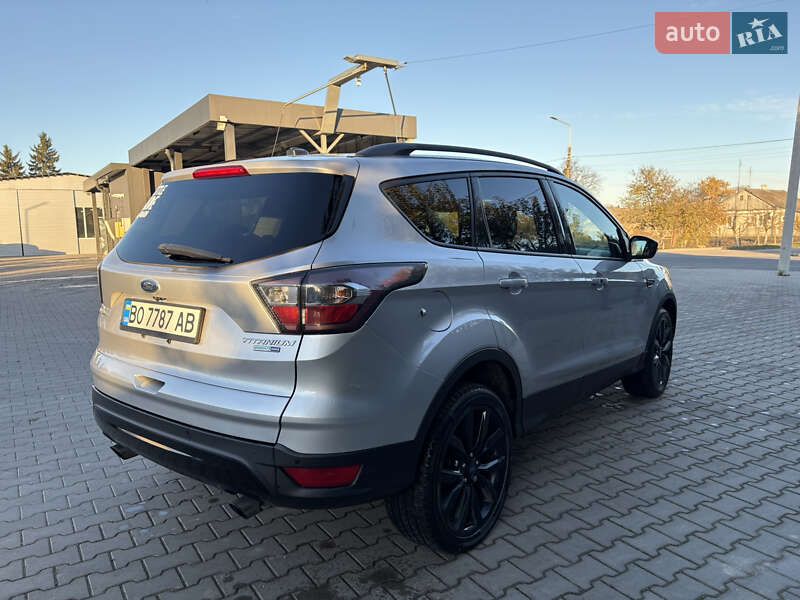 Внедорожник / Кроссовер Ford Escape 2016 в Тернополе