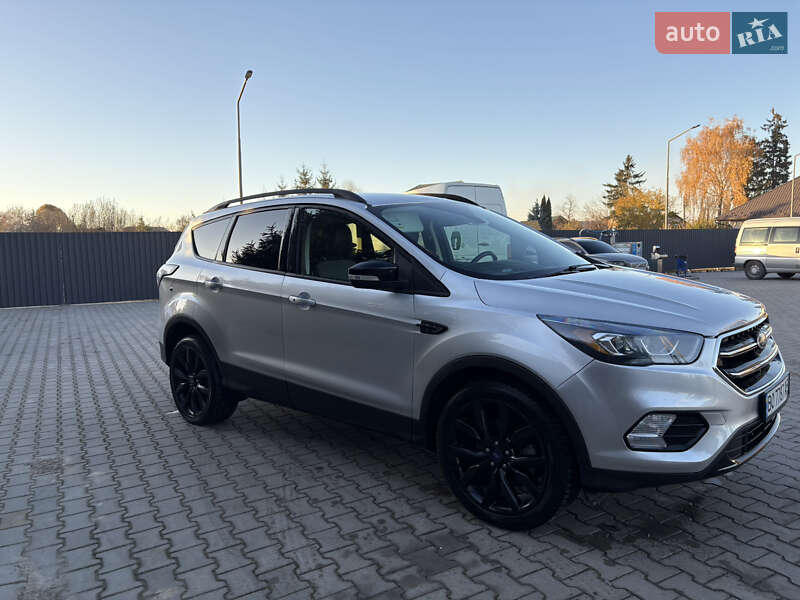 Внедорожник / Кроссовер Ford Escape 2016 в Тернополе