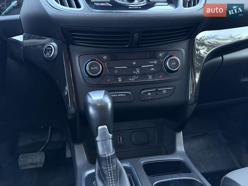 Внедорожник / Кроссовер Ford Escape 2016 в Тернополе