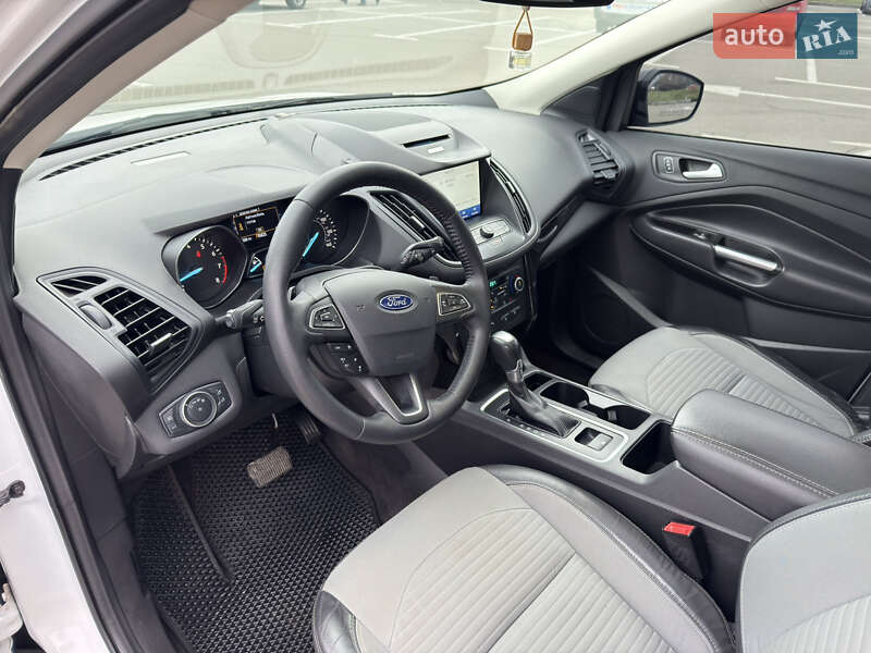 Позашляховик / Кросовер Ford Escape 2017 в Києві