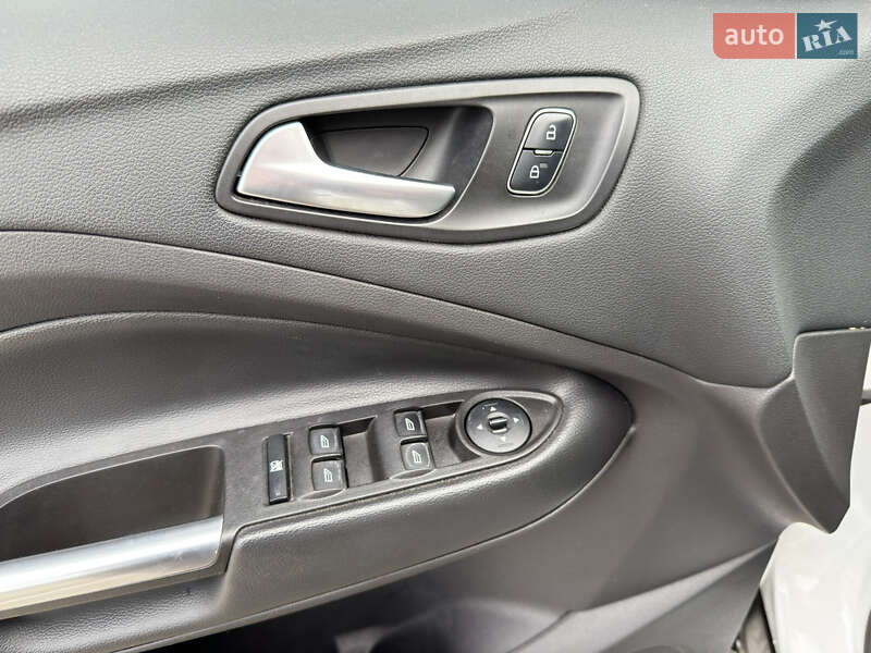 Позашляховик / Кросовер Ford Escape 2017 в Києві