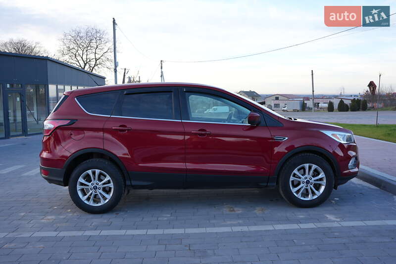 Позашляховик / Кросовер Ford Escape 2016 в Львові