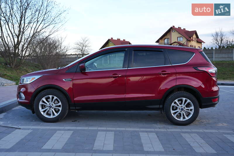 Позашляховик / Кросовер Ford Escape 2016 в Львові