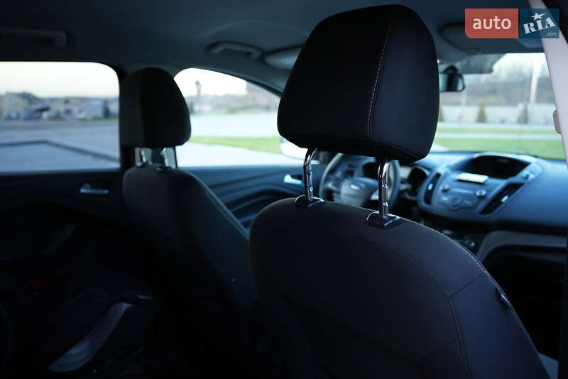 Позашляховик / Кросовер Ford Escape 2016 в Львові