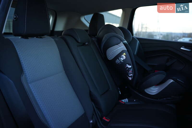 Позашляховик / Кросовер Ford Escape 2016 в Львові