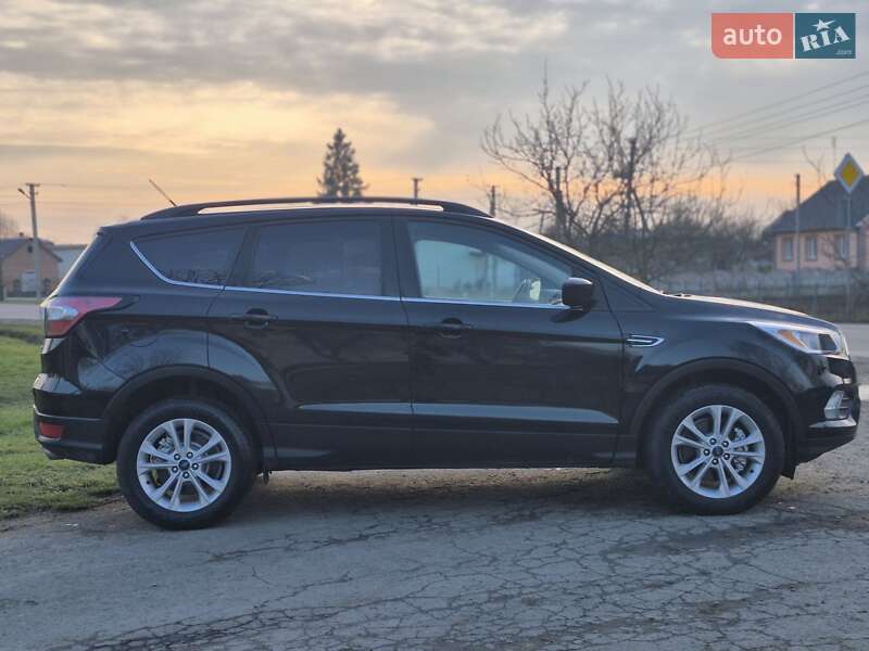 Внедорожник / Кроссовер Ford Escape 2018 в Дубно