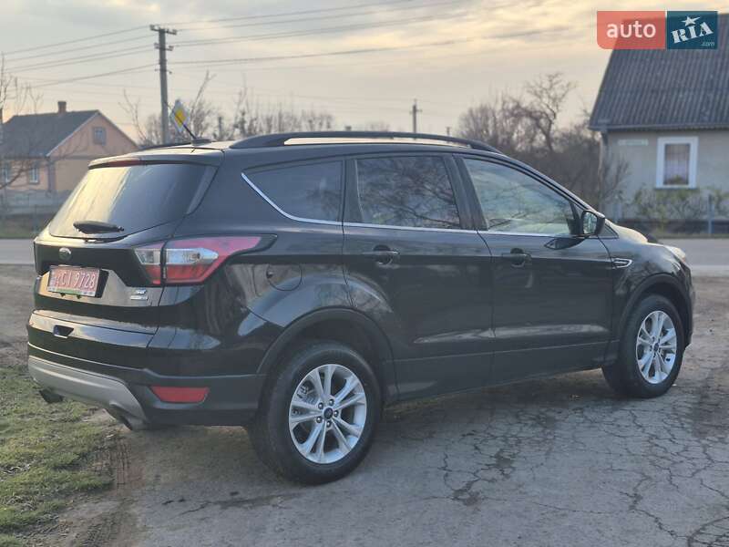 Внедорожник / Кроссовер Ford Escape 2018 в Дубно
